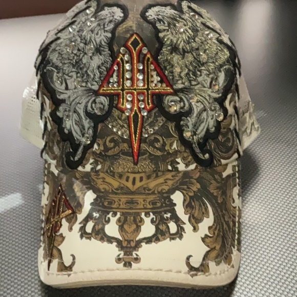 Used - Picture 1 of 7